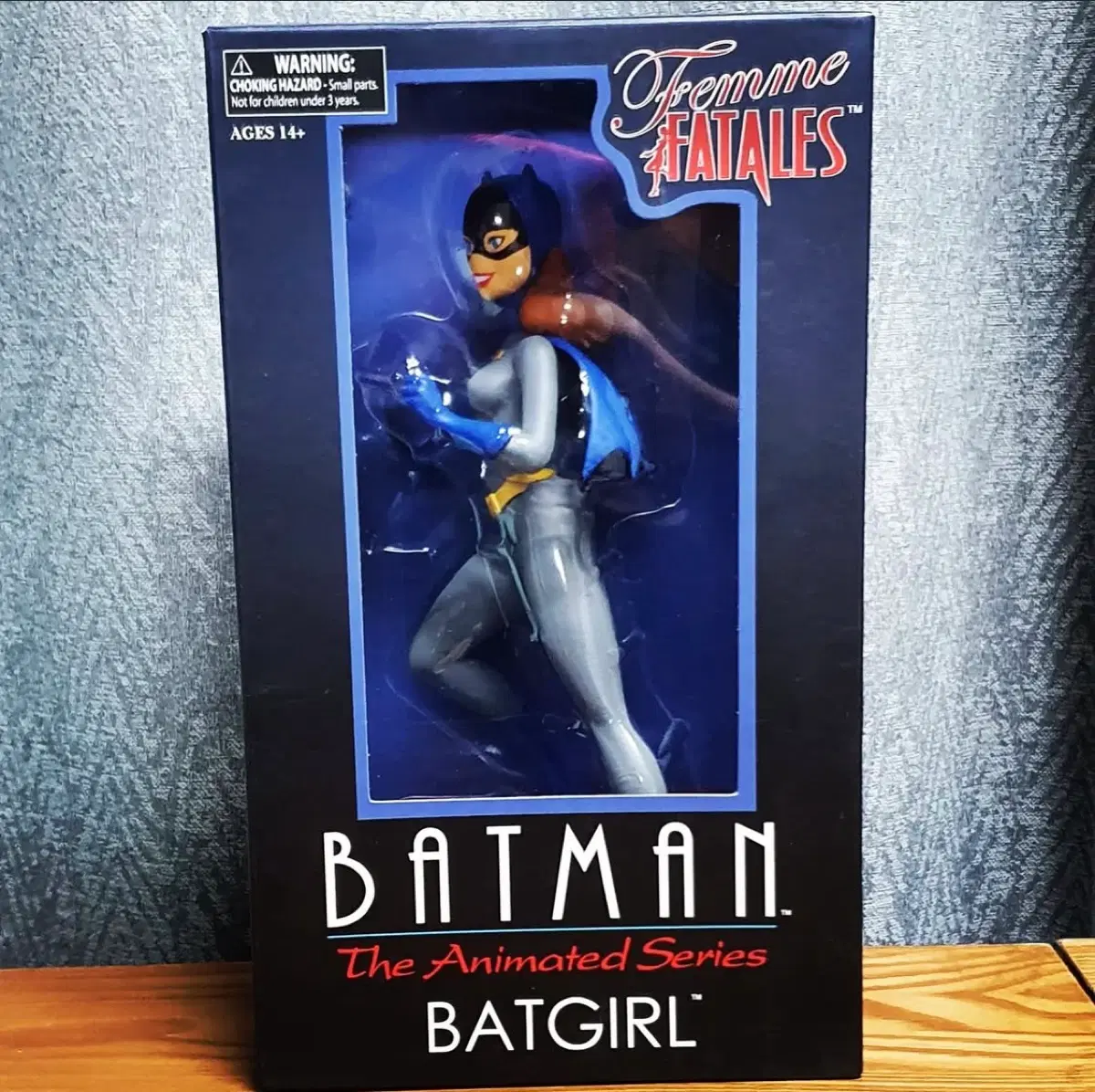 다이아몬드 셀렉트 토이즈 배트맨TAS 배트걸 batgirl 9인치 스테츄 새상품