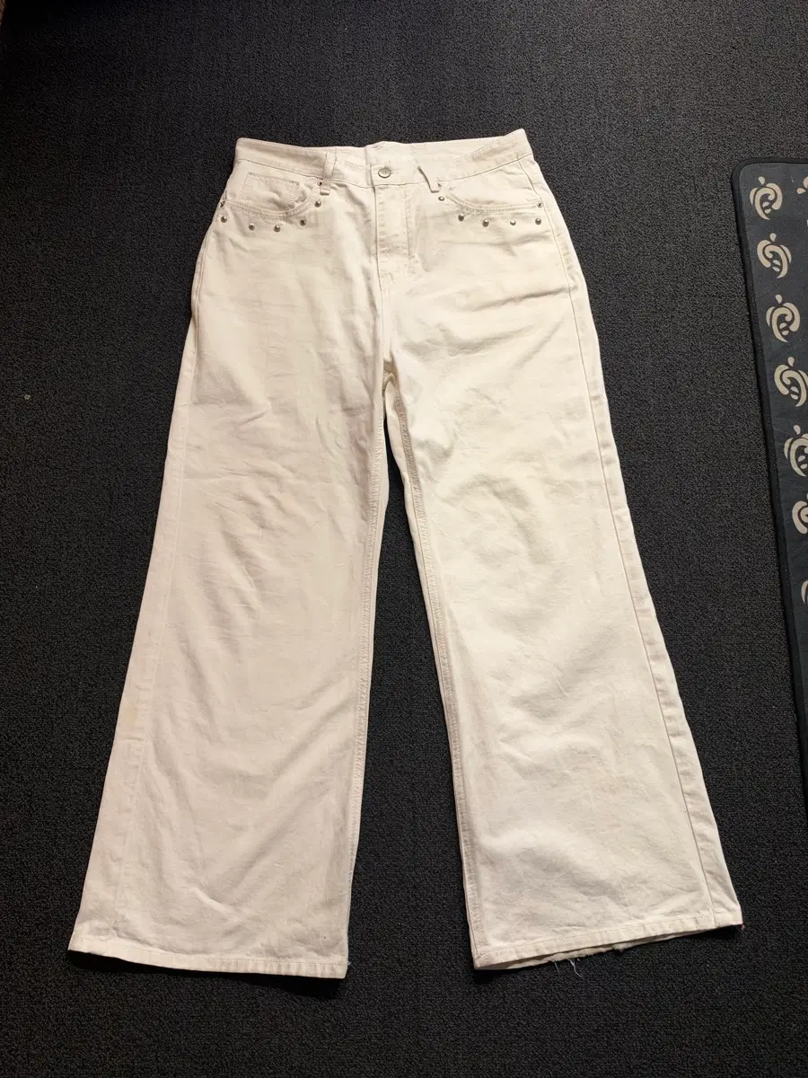 Aakam Stud Cotton Pants White