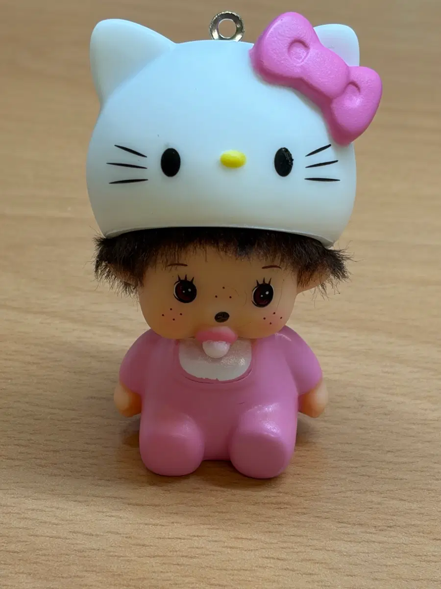 헬로키티 몬치치 키링 피규어