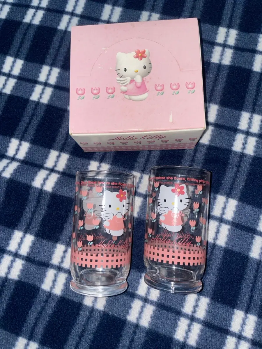 헬로키티 고전 컵세트