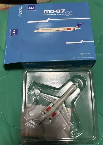 1/400 NG MD-87 SAS SE-DIC