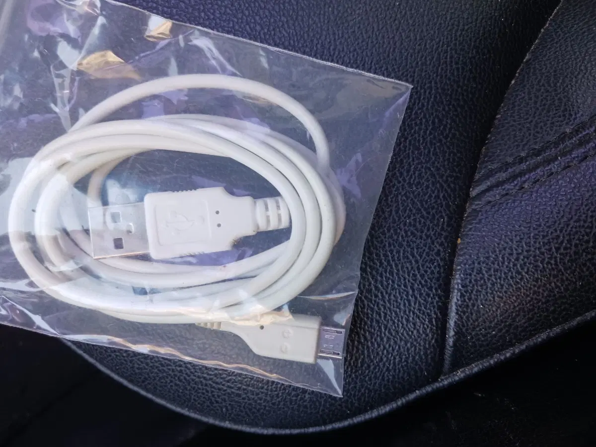 USB 케이블 마이크로 5핀. c타입 다량 있어요