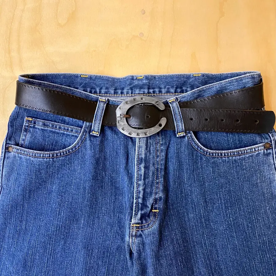 70~80s VTG horseshoe leather belt 서독일제 말발굽 레더 벨트