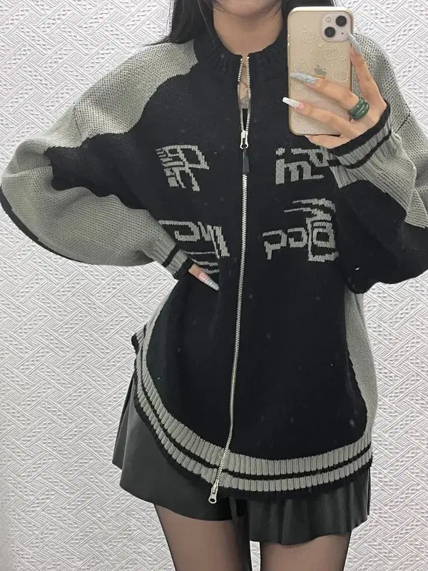 꼼파뇨 펑크 키치 커브드 블록 배색 니트 집업 M C15212
