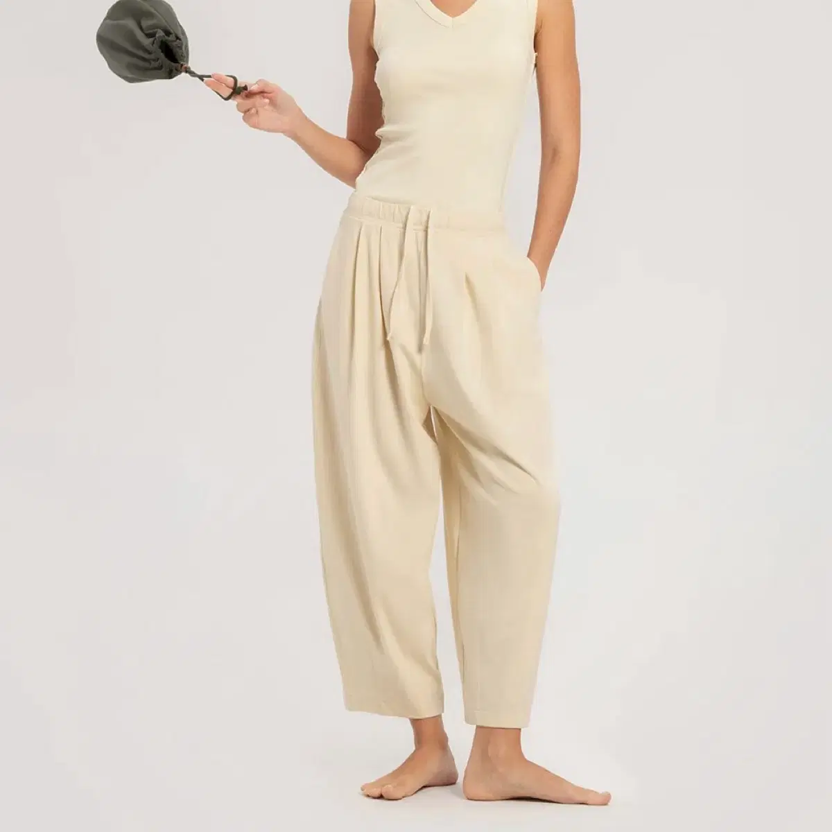 부디무드라 남여공용 tuck volume pants, 본 화이트, M
