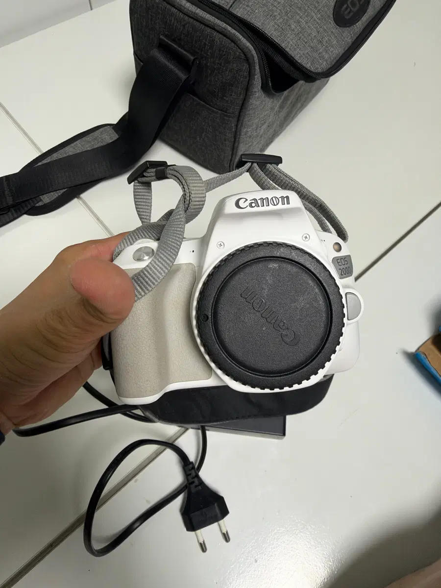 캐논 EOS 200D 화이트 카메라 + 카메라가방