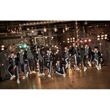 TRCNG (티알씨엔지) - WHO AM I (미개봉)