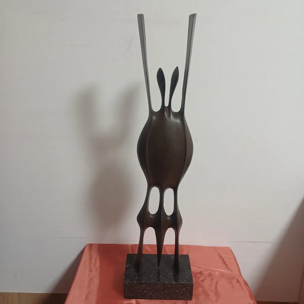 세계적인 문신 작가님의 개미브론즈 동작품