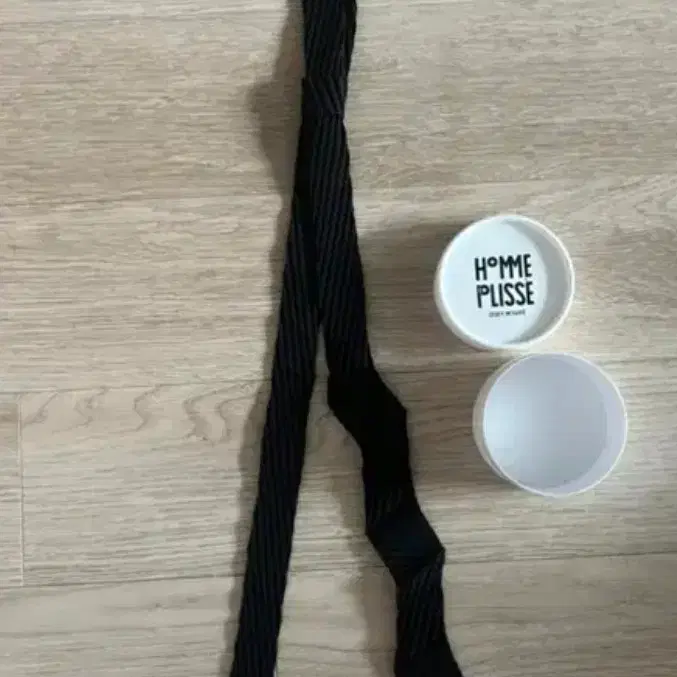 옴므플리세 지그재그 넥타이 블랙