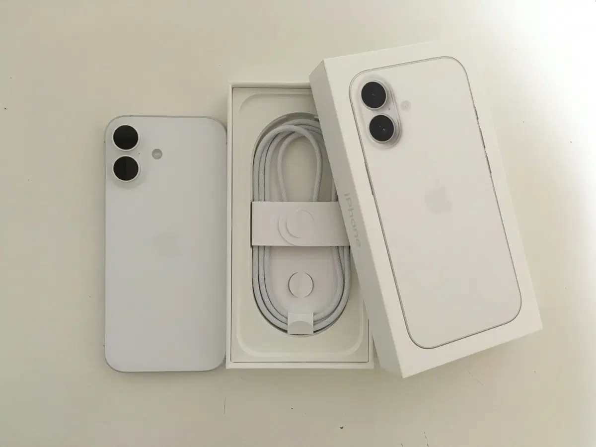 아이폰 17 화이트 256GB 자급제 (풀박스)