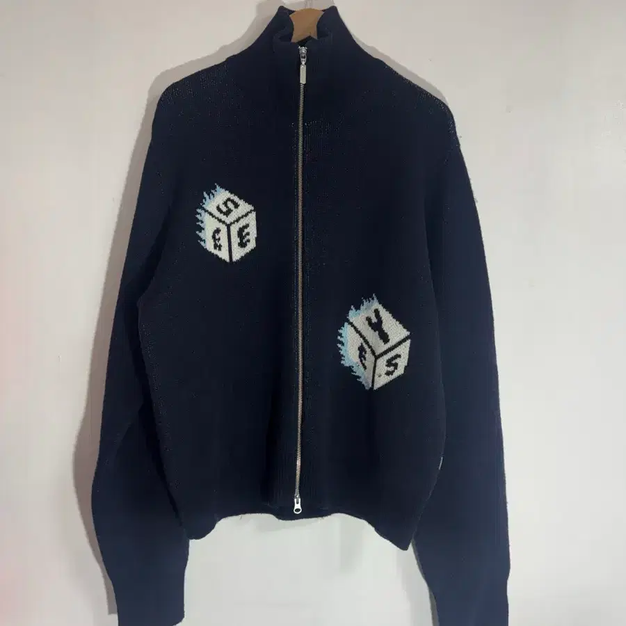 예스아이씨 네이비 다이스 집업 니트M