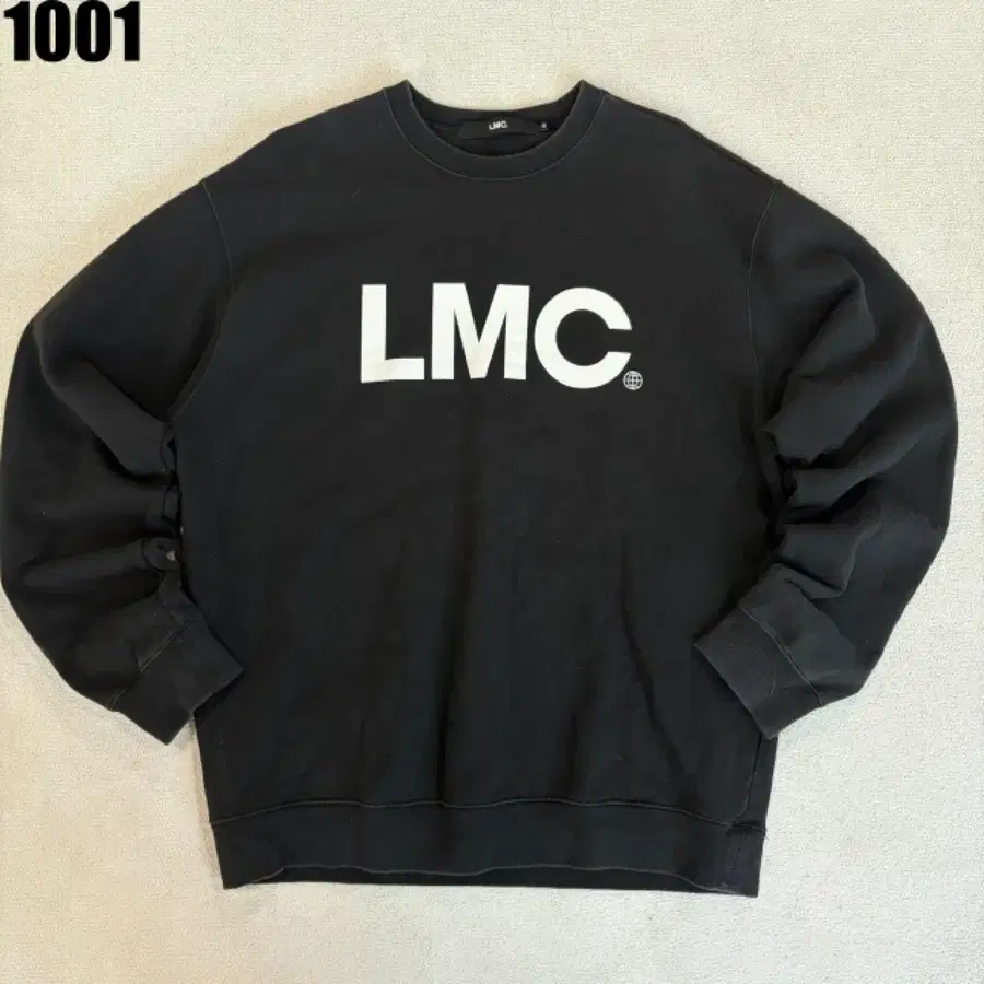 LMC 로고 맨투맨 블랙 M