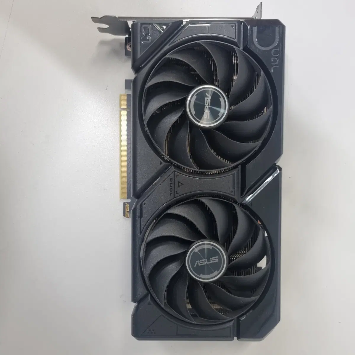 ASUS RTX4070 12GB SUPER 그래픽카드