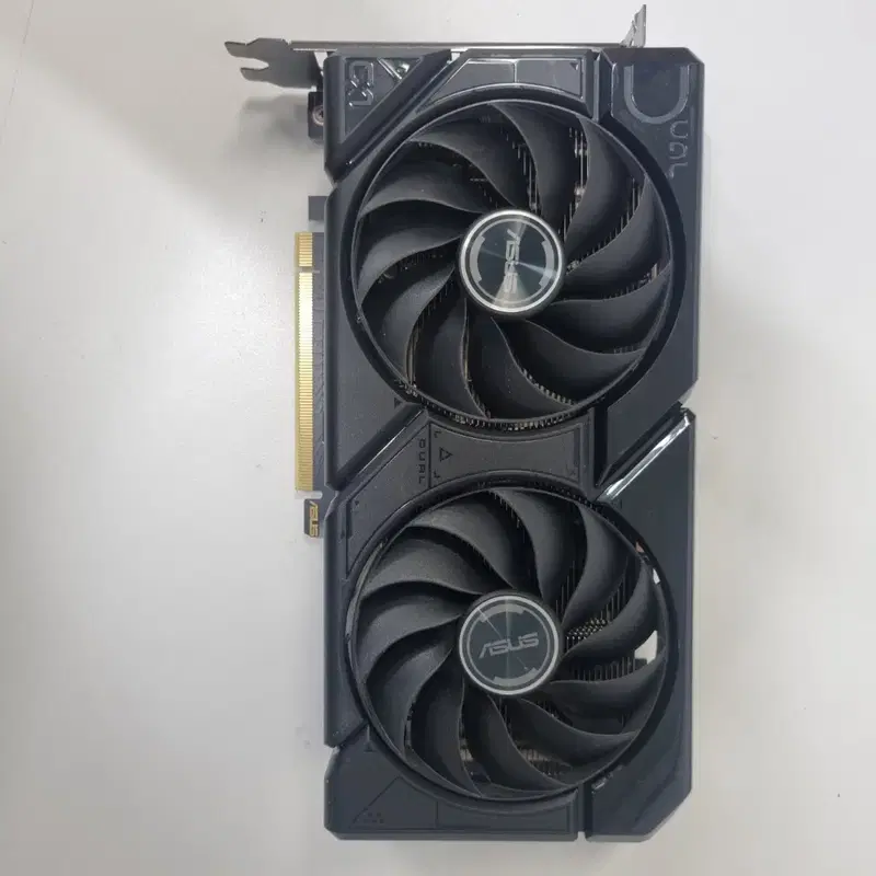 ASUS RTX4070 12GB SUPER 그래픽카드