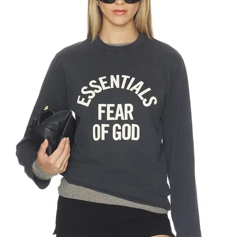 [새상품] 피어 오브 갓 에센셜 (Fear of God ESSENTIALS) 여성 캠퍼스 클래식 긴팔 티셔츠 페이디드 블랙 XS / S