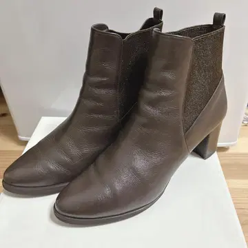 다이애나 브라운 가죽 앵클부츠 25cm 당일 발송