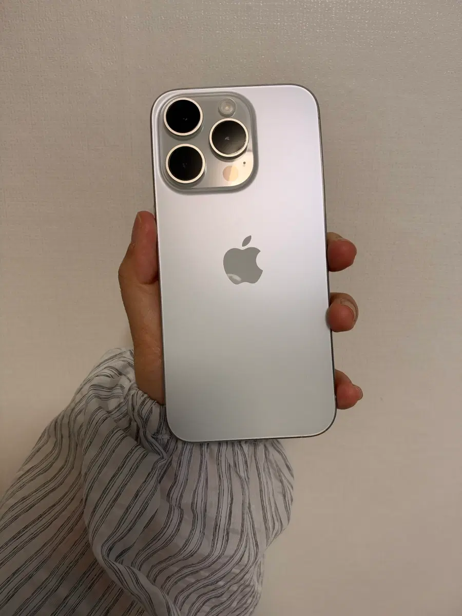 아이폰 15 프로 화이트 128GB (배터리효율100%)