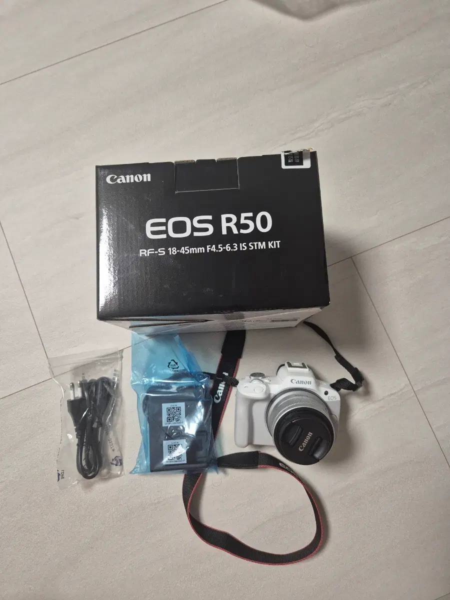 캐논 EOS R50 RF-S 18-45mm 렌즈 키트 화이트