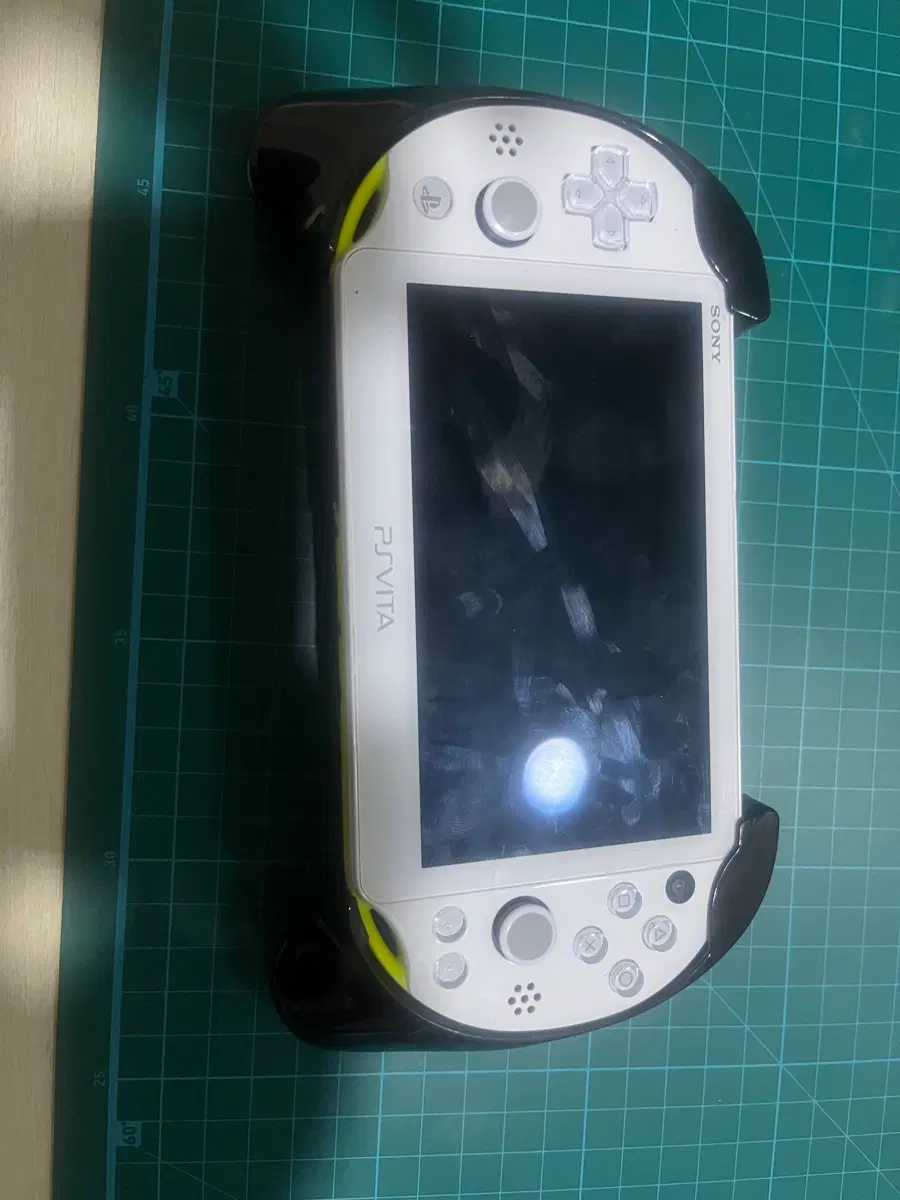 플스vita 2세대+게임팩3개 일괄 판매
