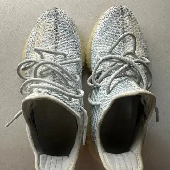 이지부스트 350 클라우드 화이트