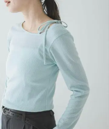[새상품급] 26SS 어반 리서치 컷 아웃 리브 상의 리본