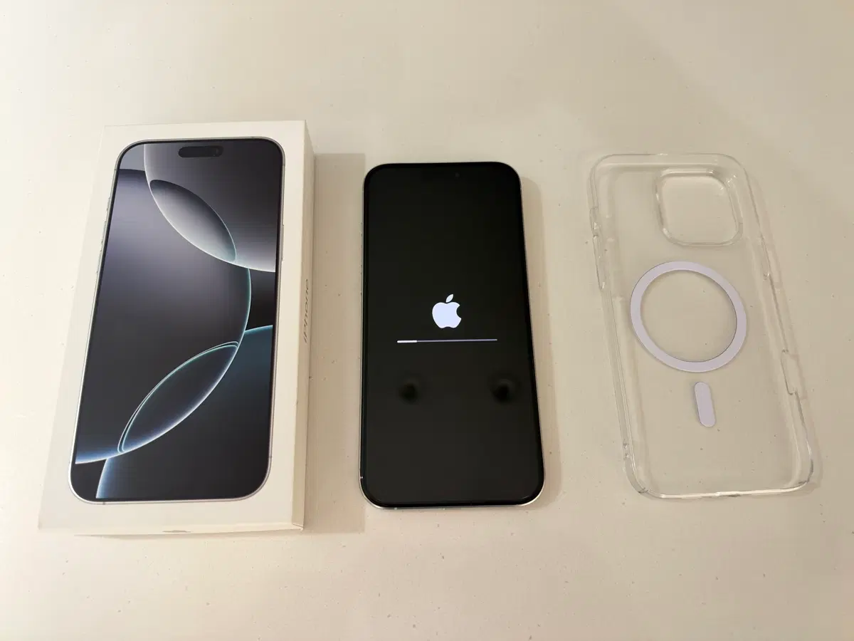 아이폰 16 프로 맥스 256GB 화이트 티타늄 배터리97퍼