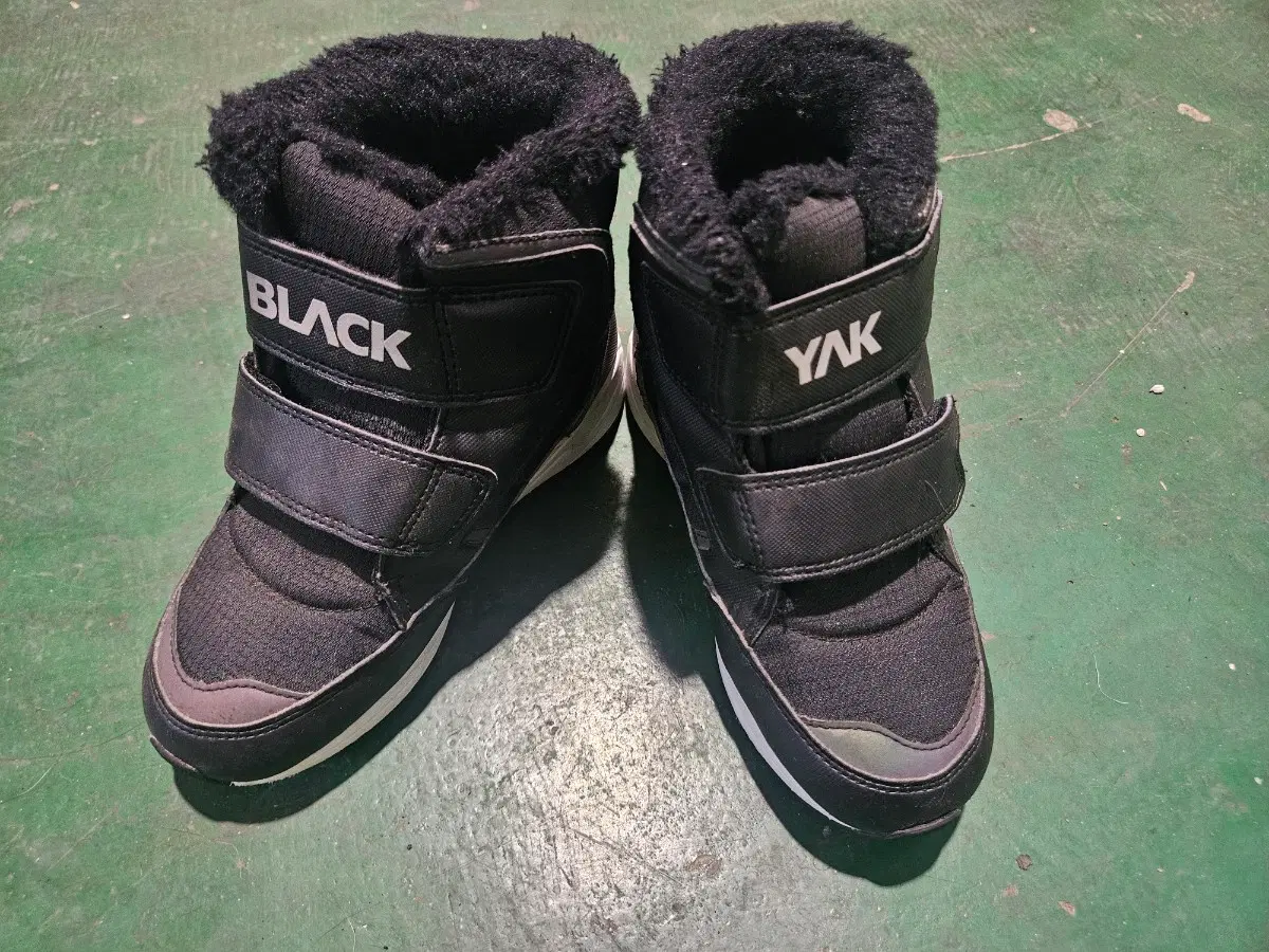 블랙야크 아동용 방한부츠 210 판매합니다