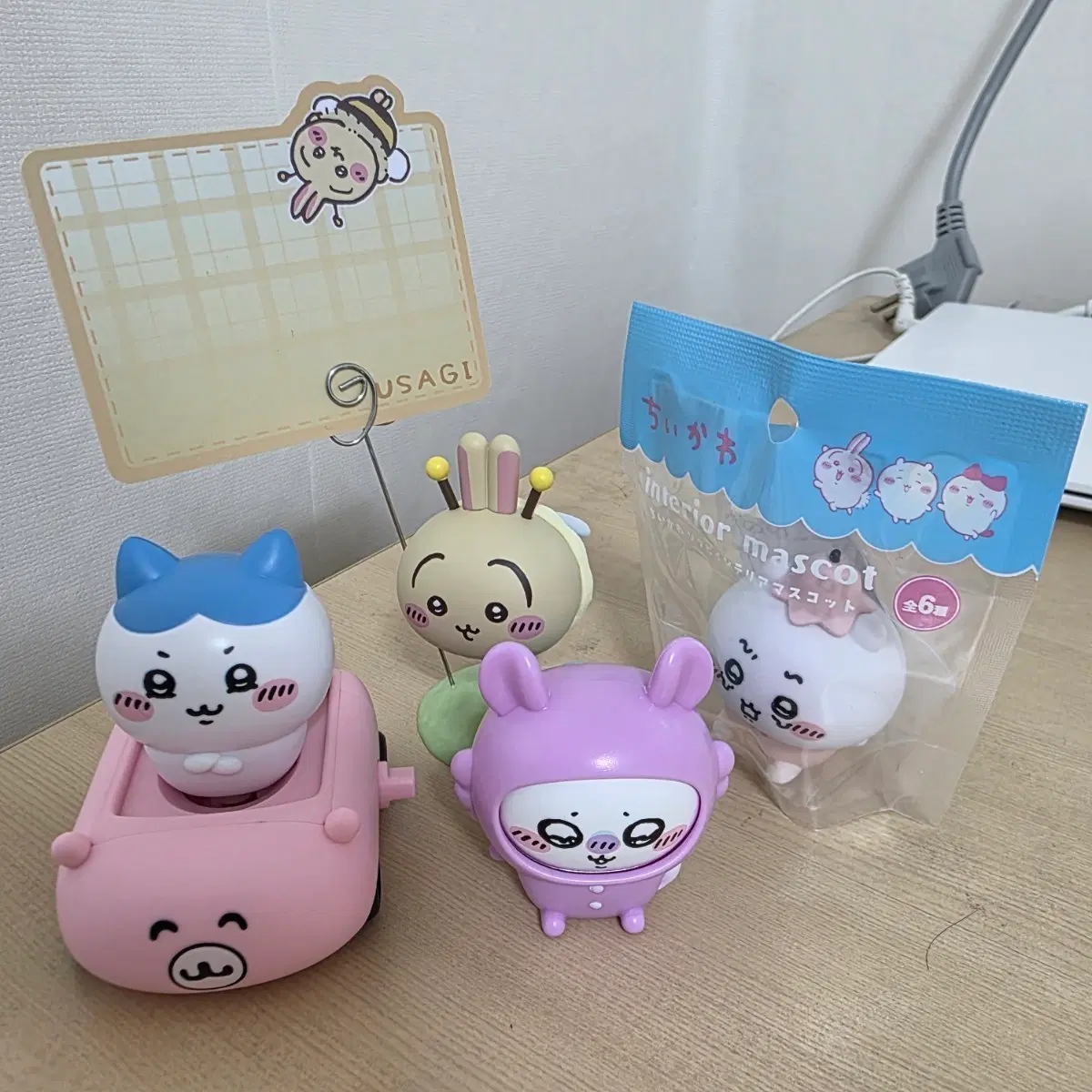 먼작귀 치이카와 장난감 일괄 (꿀벌 우사기,자동차 하치등)