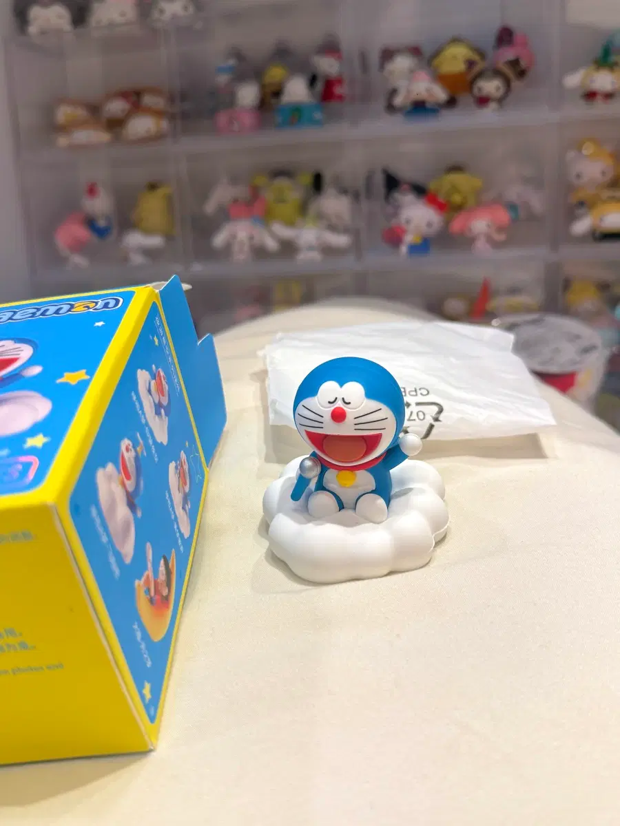 새상품 정품 도라에몽 밤하늘 피규어 판매