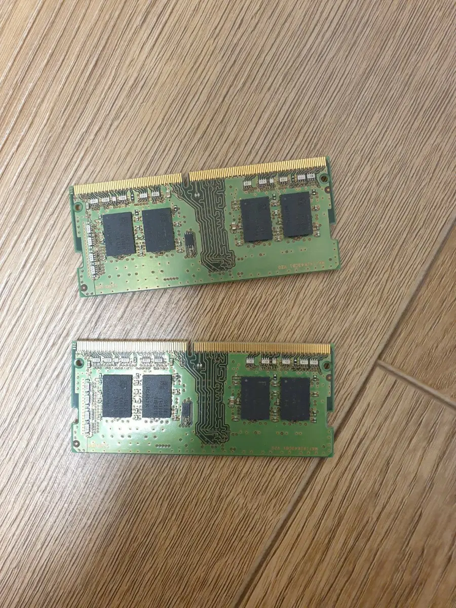 8GB DDR4 PC4 2400T 2개
