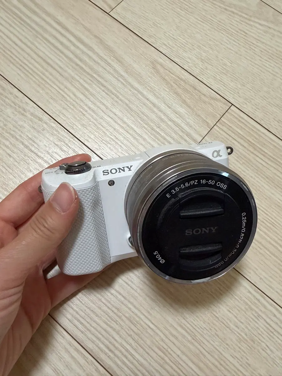 소니 알파 a5000