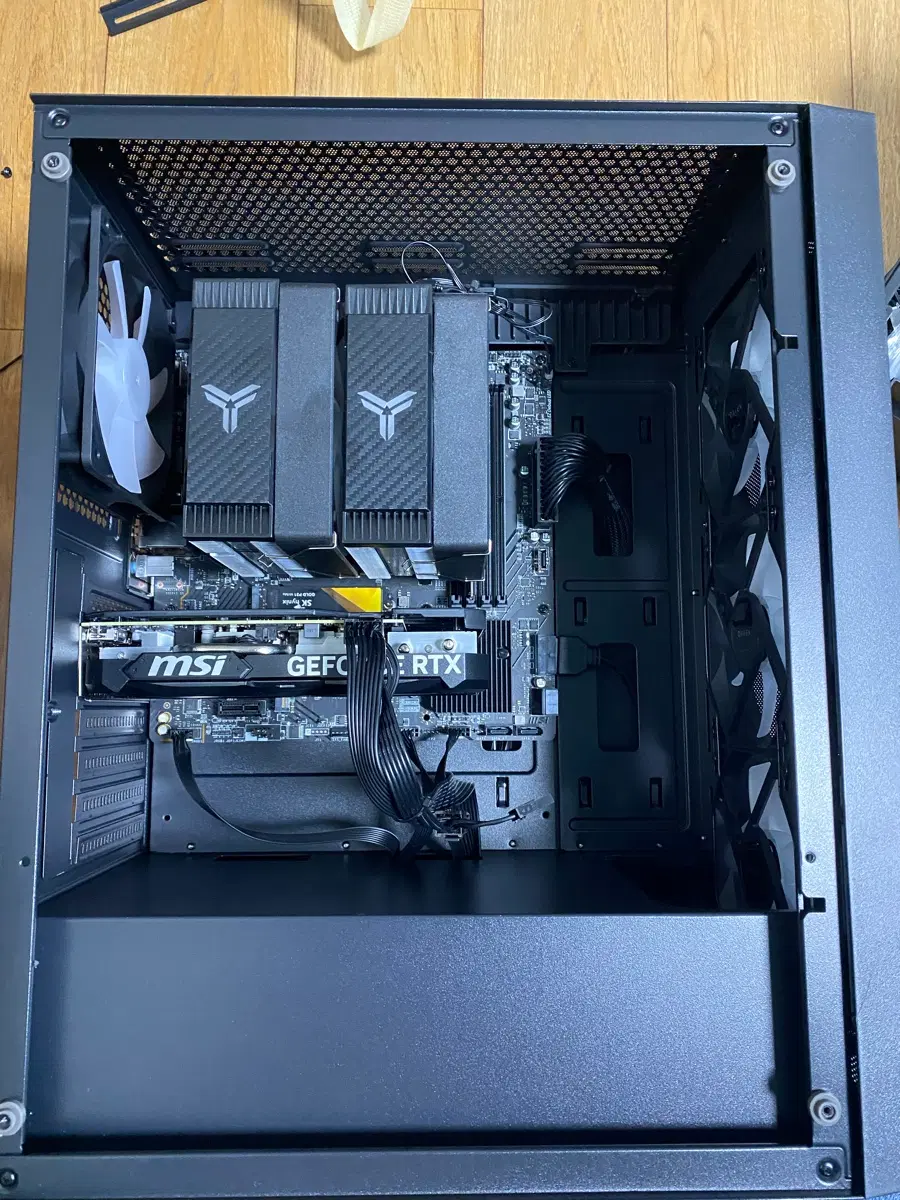 AMD 9700X 게이밍 데스크탑