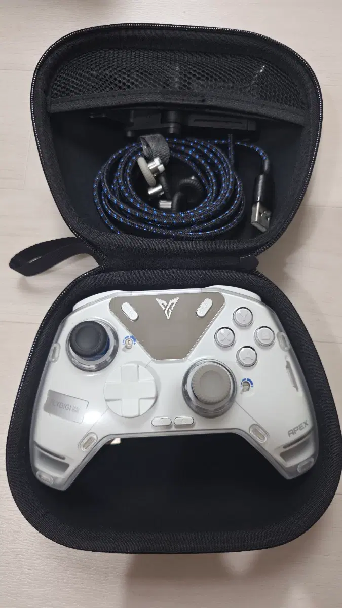 조이트론 플라이디지 게임패드 PC 컨트롤러 APEX4 아펙스4 판매합니다.