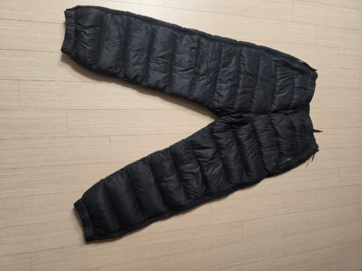 블랙야크 구스 남성 패딩 바지