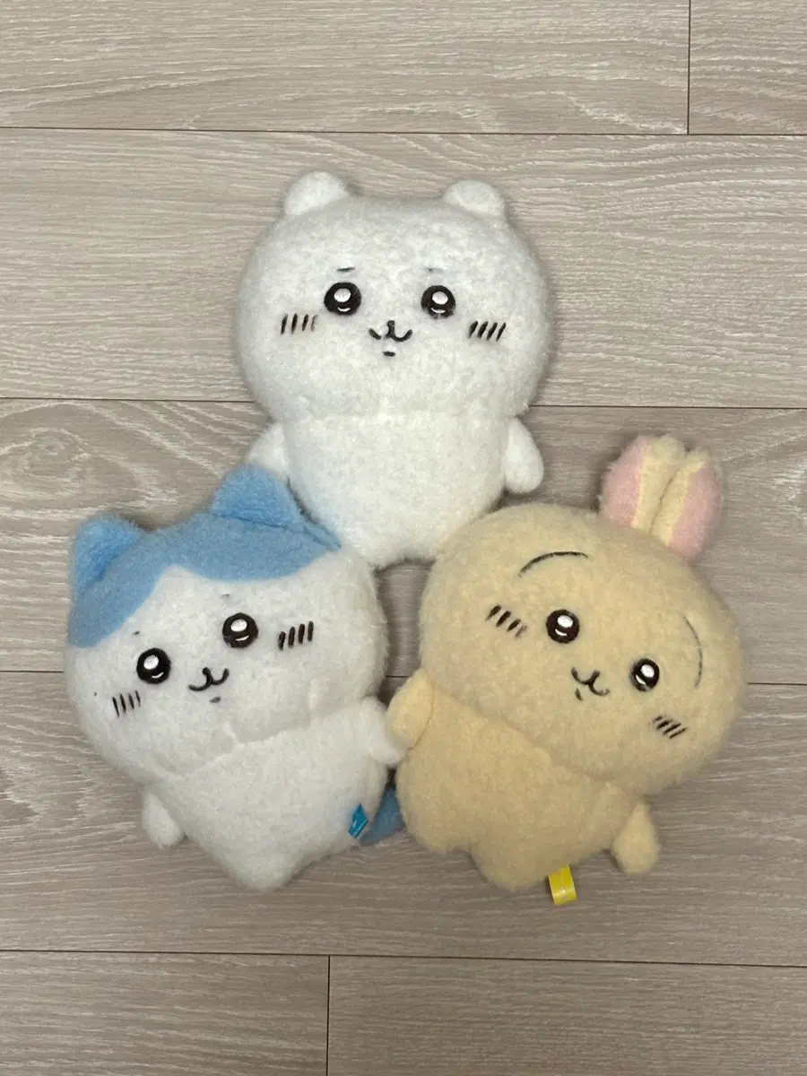 치이카와 하치와레 우사기 후와후와 누이