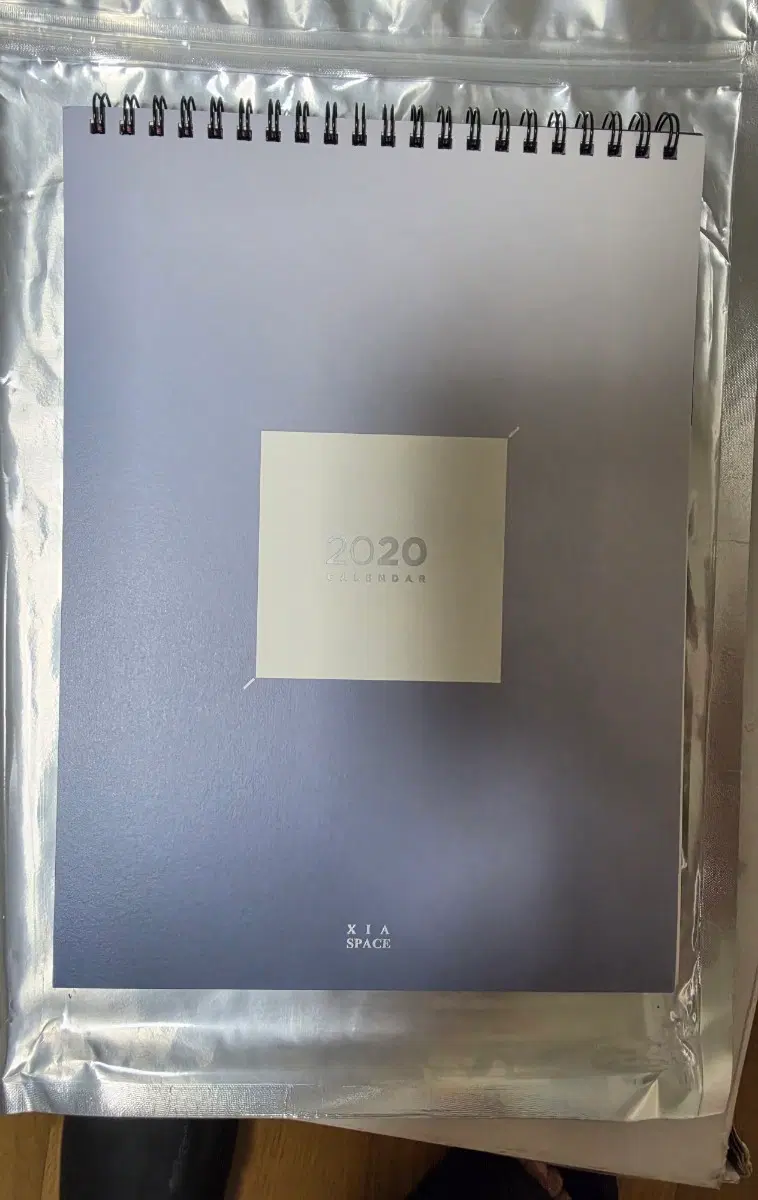 2020 캘린더 X I A SPACE 개봉품