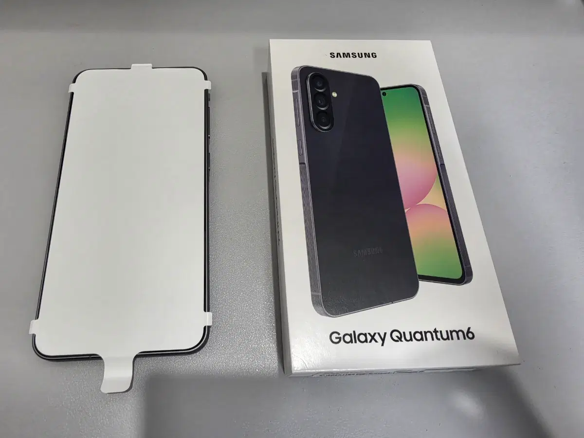 [단순개봉] 갤럭시 퀀텀6 128GB 그라파이트 판매합니다