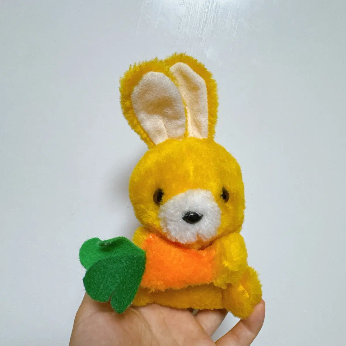 빈티지 노랑 토끼 인형