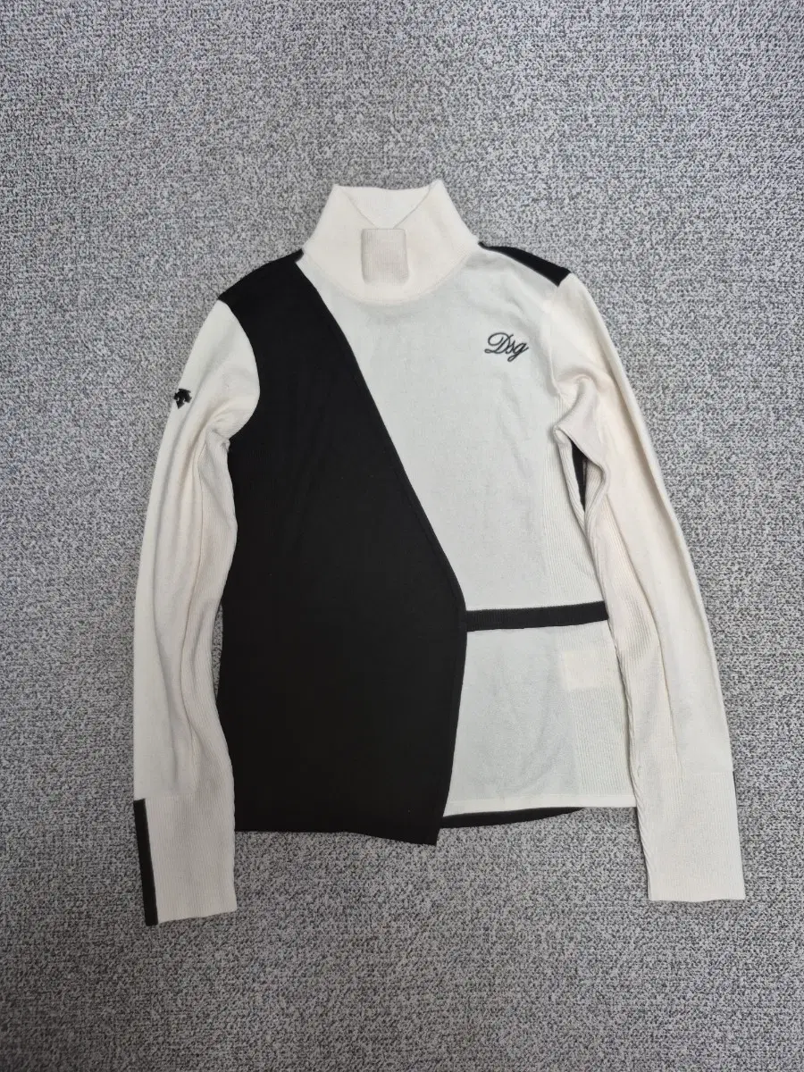 DESCENTE GOLF 폴라 니트
