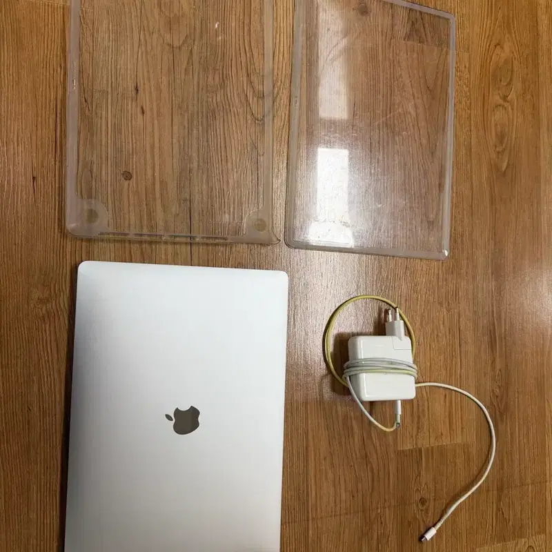 맥북프로 15인치 2018 / i7 16GB 512GB