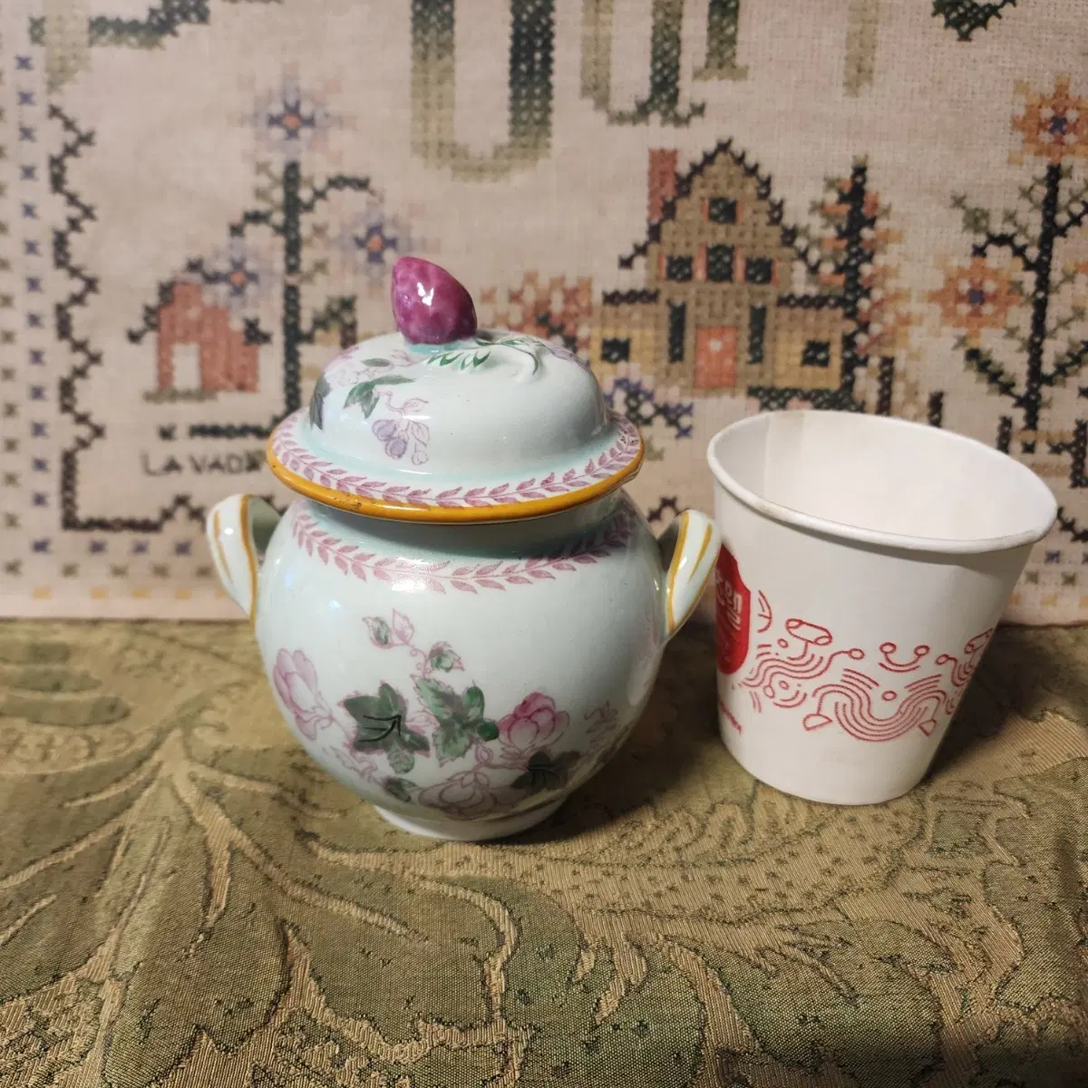 1960년대 영국 아담스(Adams)사의 캘릭스 웨어(Calyx Ware) 도자기 높이11.8cm