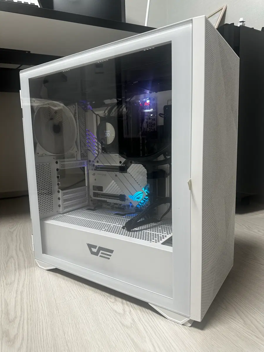 i9-13900K / Z790 APEX / DDR5 32GB / P41 1TB 화이트 반본체 판매합니다