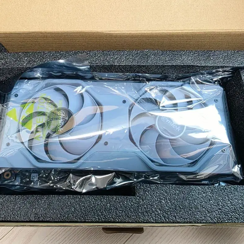 이엠텍 지포스 RTX 4060ti 8gb 화이트