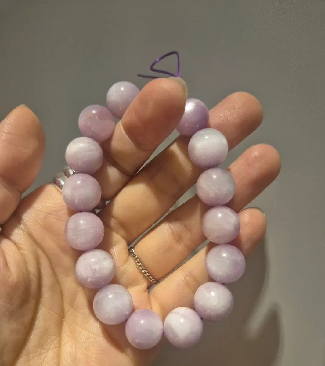 [천연원석] 고급스러운 은은한 핑크빛 쿤자이트 팔찌 (13mm)