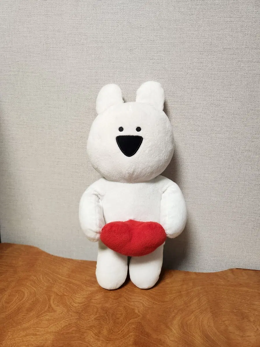 하트품은 토끼 중형인형 37cm