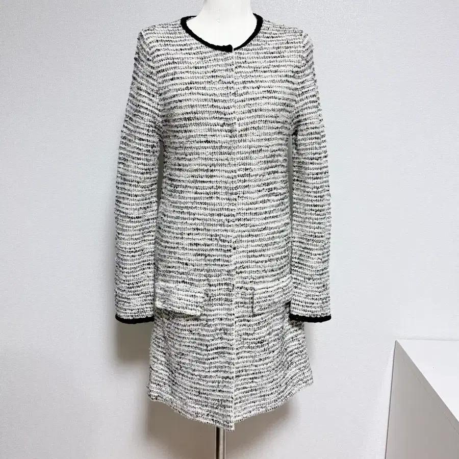 BCBG 트위드 롱자켙/S