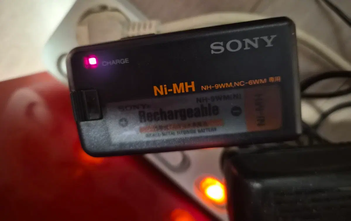 소니워크맨 껌전지와 소니정품충전기110V NH-9WM, BC-9HM
