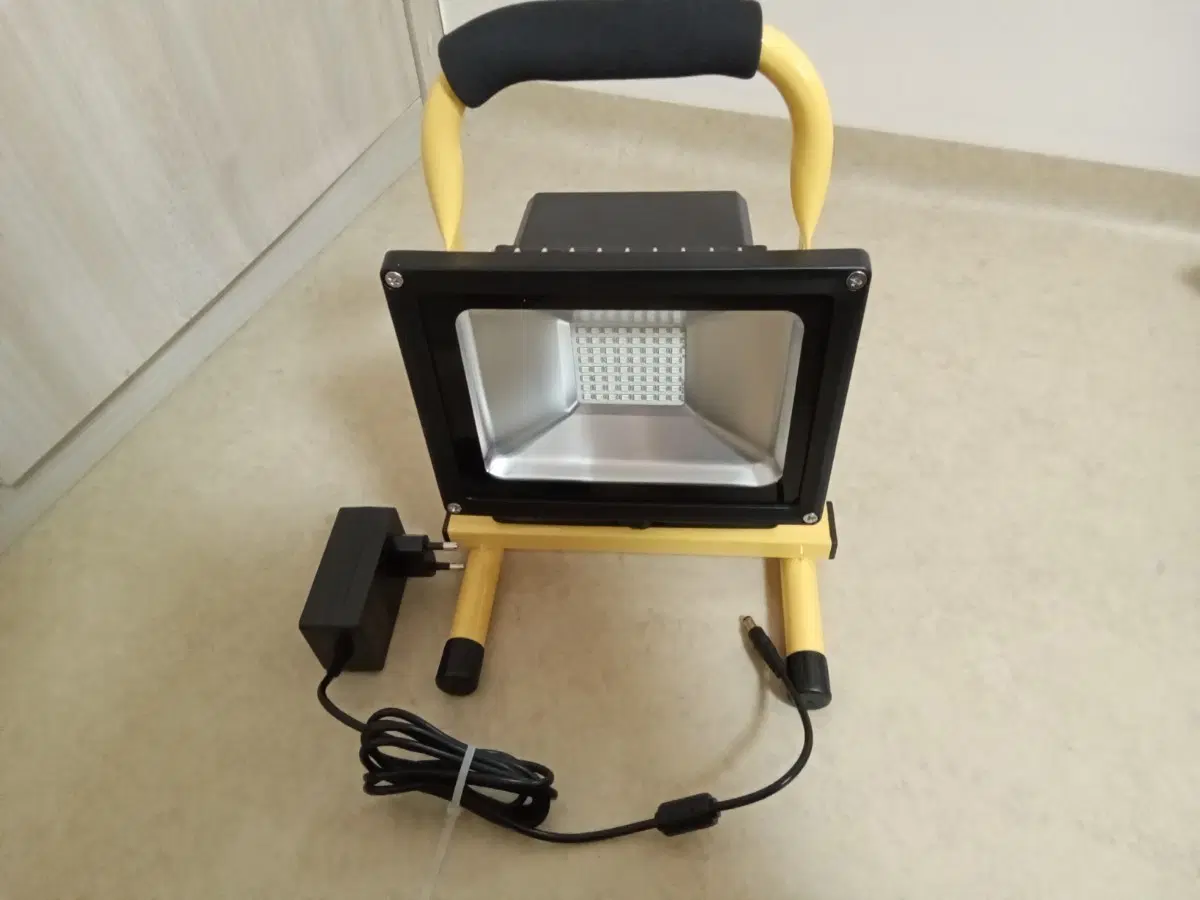 SMT LED 50W 충전식 투광등 작업등