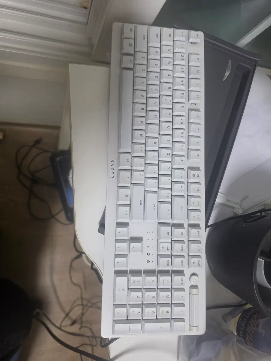 레이저 데스커 v2 pro 화이트 무선 키보드 한국정발저젼