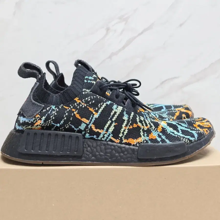ADIDAS 아디다스 NMD R1 프라임니트 아디다스 NMD R1 프라임니트